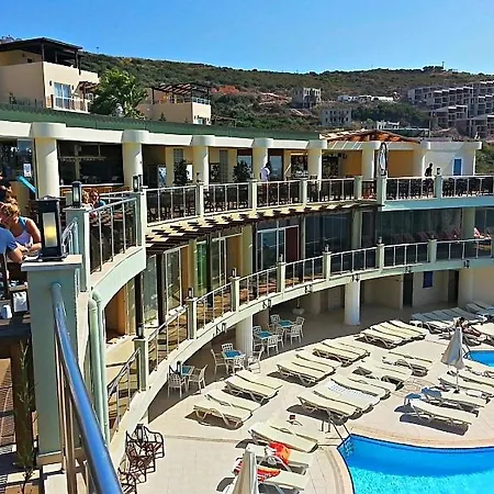 Apartament Royal Heights *